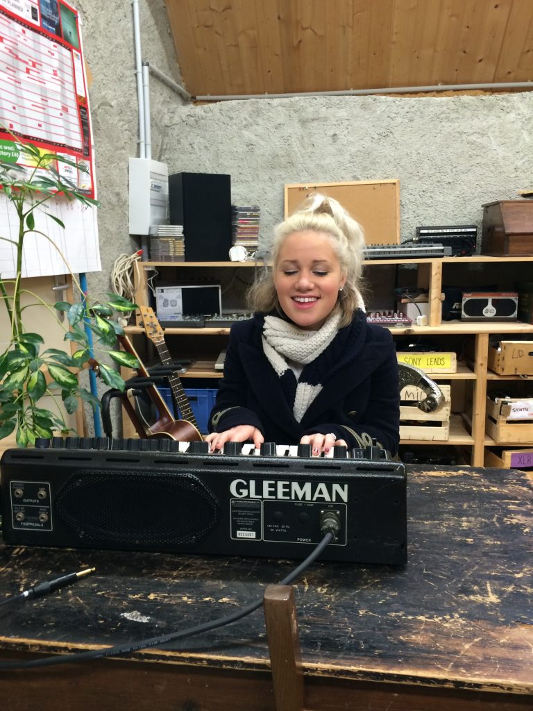 02 Victoria vibing on a Gleeman one IMG_7423